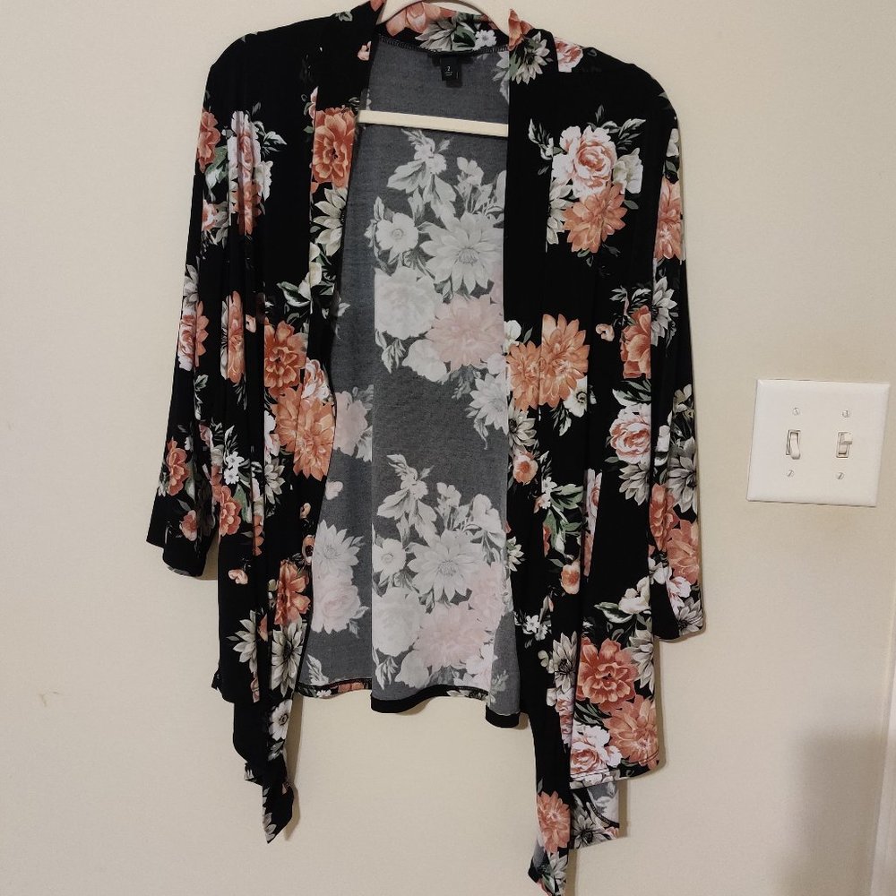 Torrid floral kimono size 2